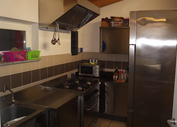 Casa Rossa Hostel Laveno-Mombello