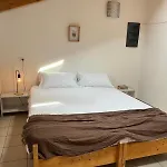 Casa Rossa Hostel *