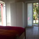 Casa Rossa Hostel *