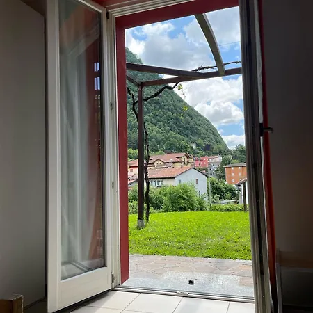 Casa Rossa Hostel Laveno-Mombello