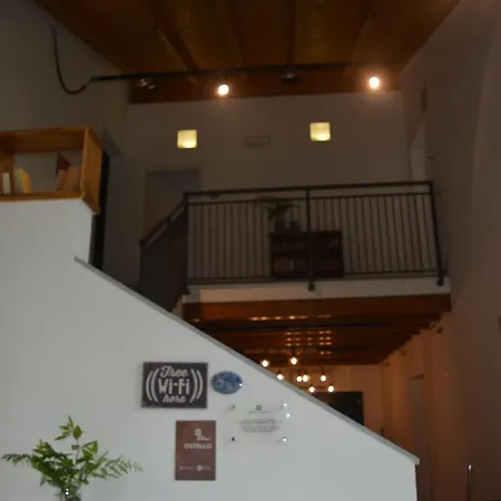 Casa Rossa Albergue Laveno-Mombello