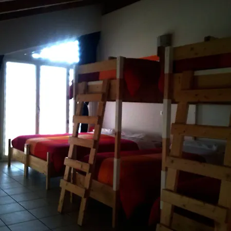 Casa Rossa 호스텔 라베노-몸벨로