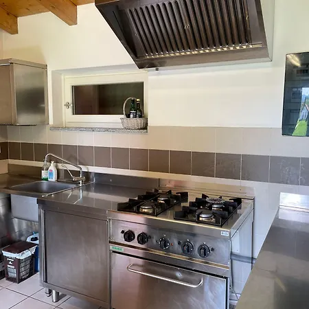 Casa Rossa 라베노-몸벨로