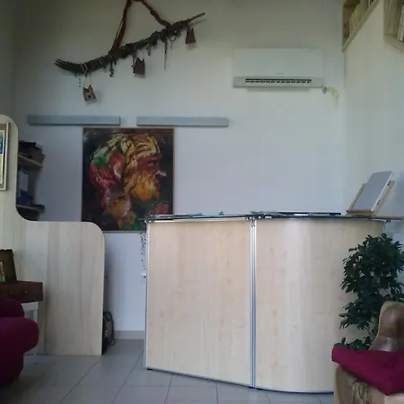 Hostel Casa Rossa Laveno-Mombello