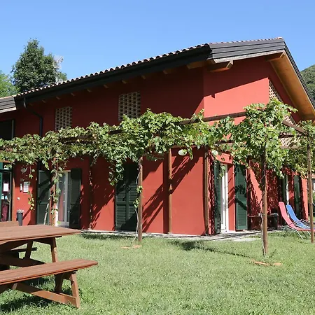 Casa Rossa Hostel Laveno-Mombello