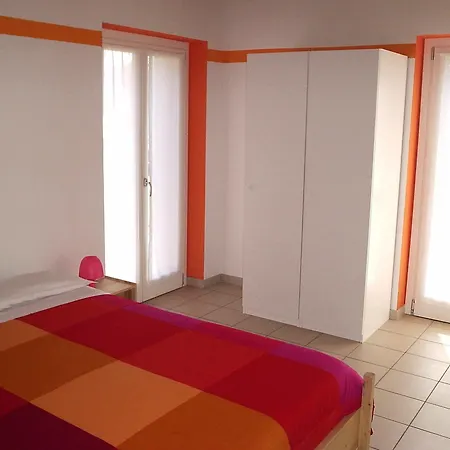 Hostel Casa Rossa Laveno-Mombello