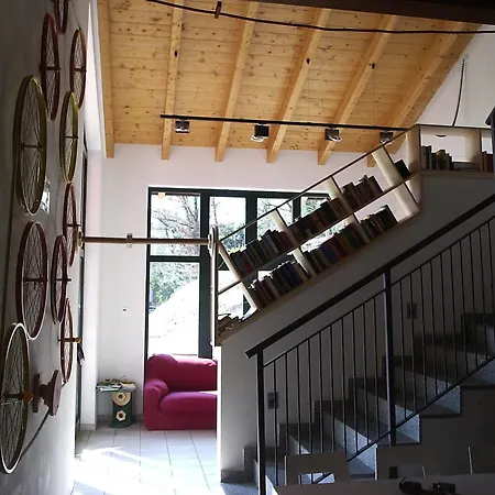 Casa Rossa Hostel *