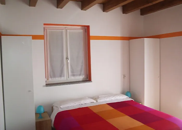 Ostello Casa Rossa *