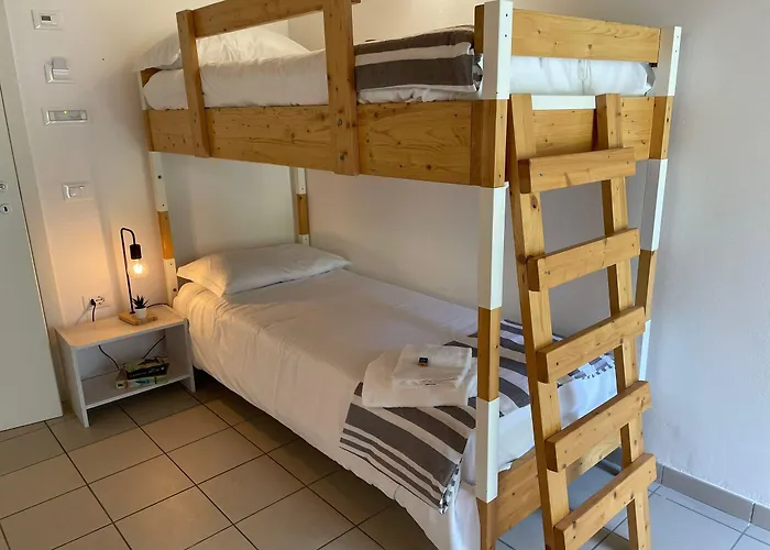 Casa Rossa Hostel Laveno-Mombello