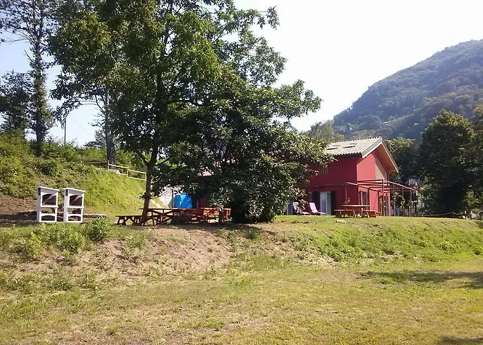Casa Rossa Albergue Laveno-Mombello