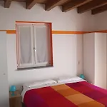 אכסניה Casa Rossa *
