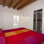 Casa Rossa אכסניה *