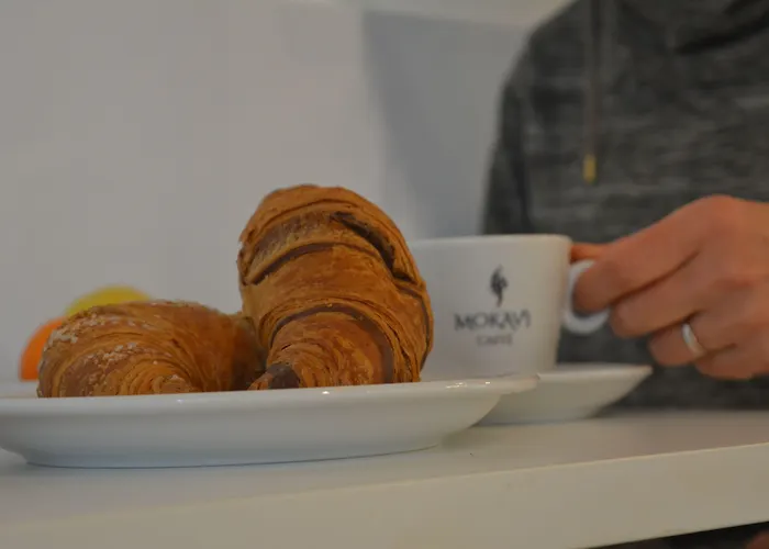 Casa Rossa Hostel Laveno-Mombello