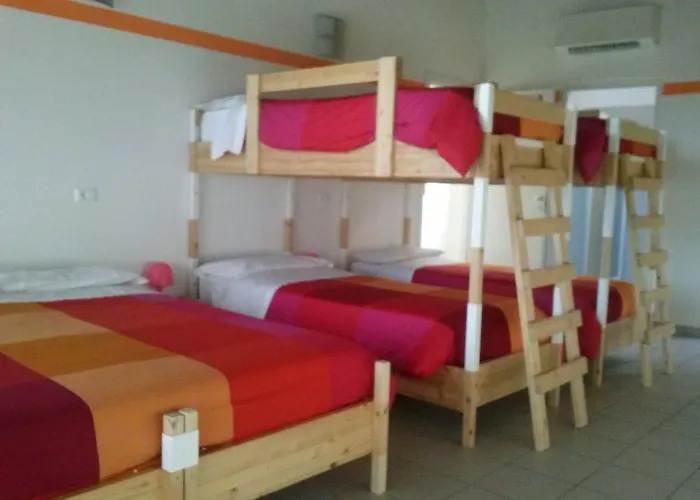 Casa Rossa Hostel Laveno-Mombello